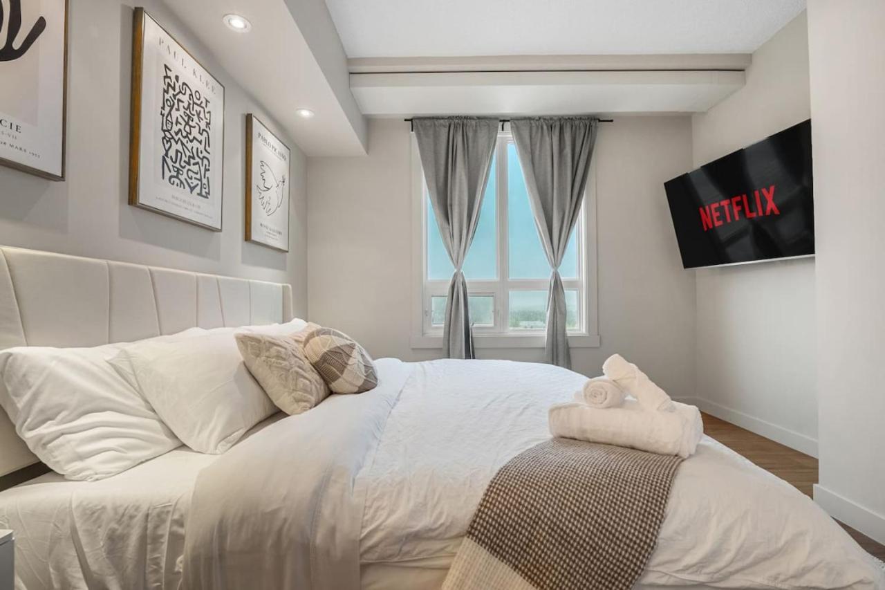 Upscale Penthouse Stay With Mountain & City Views, Free Parking, Bbq Grill, Office Space & More YYC Exterior foto