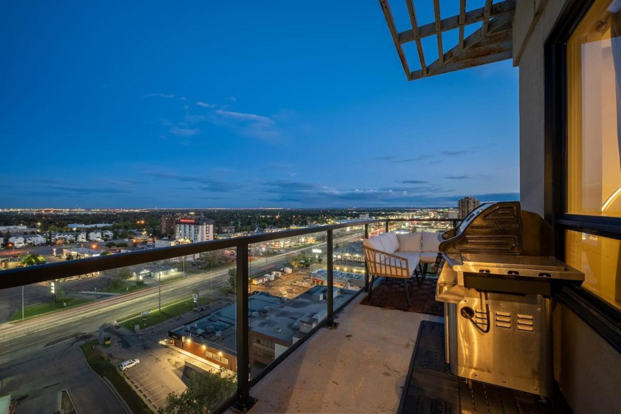Upscale Penthouse Stay With Mountain & City Views, Free Parking, Bbq Grill, Office Space & More YYC Exterior foto